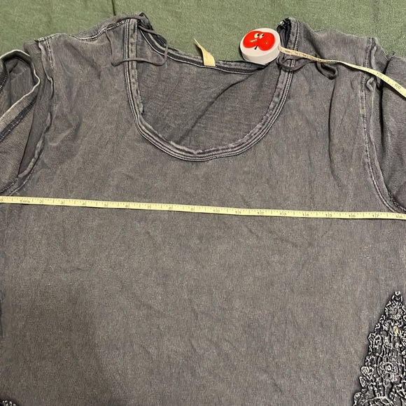 Free People Oversized Tee with Floral Details - Picture 5 of 6